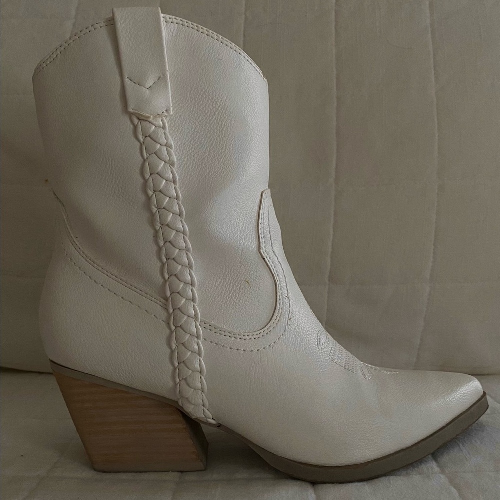 White Cowgirl Boots, Mid Calf